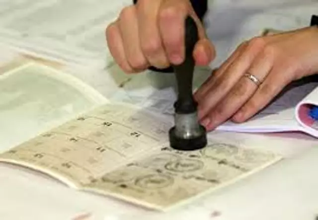 scrutatore di seggio elettorale